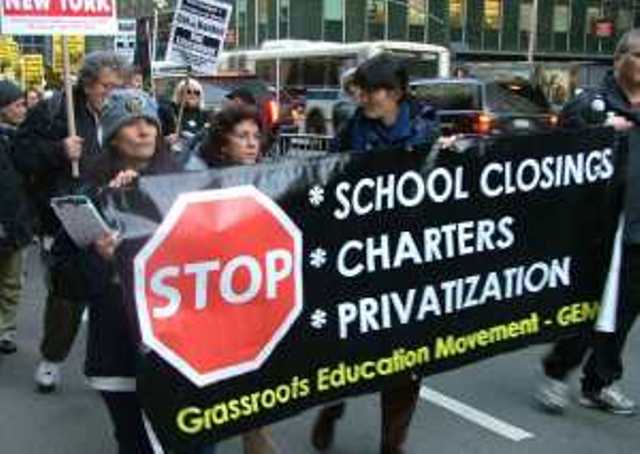 Chárter inciden en la crisis fiscal de 250 distritos escolares de California