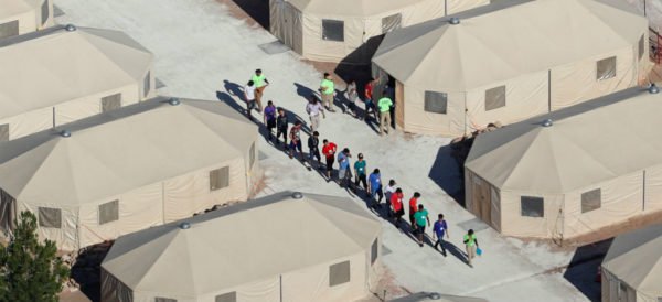 Video y audio: Niños llorando tras ser separados de su familia en la frontera