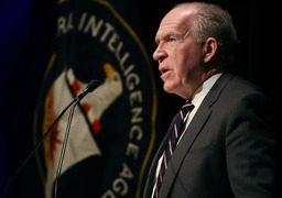 Ex directores de la CIA y de espías repudian trato de Trump a John Brennan, quien lo critica por el Rusiagate