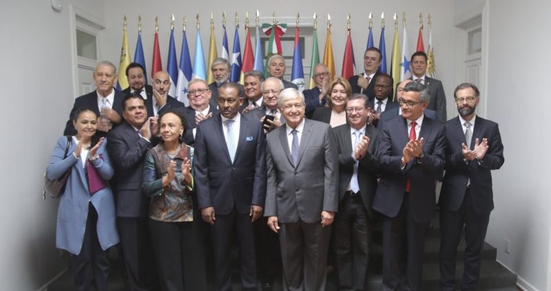 México inicia nueva etapa de presencia en América Latina: Ebrard; embajadores aplauden que AMLO voltee al sur
