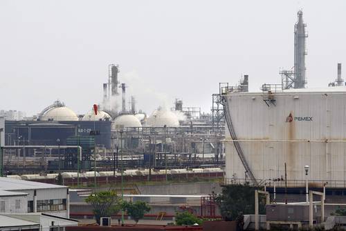 Sube 63% la importación de gasolinas; baja 50% la producción. Peña Nieto deja un sector petrolero “en ruinas”, opinan expertos