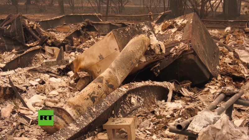 Videos: Trump en California para evaluar daños de incendios