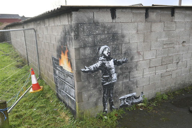 Banksy deja un nuevo mural en ciudad galesa