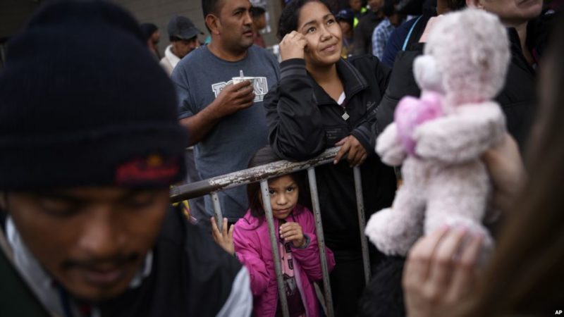 Patrulla fronteriza ordena chequeo médico a niños en custodia tras muerte de otro menor guatemalteco