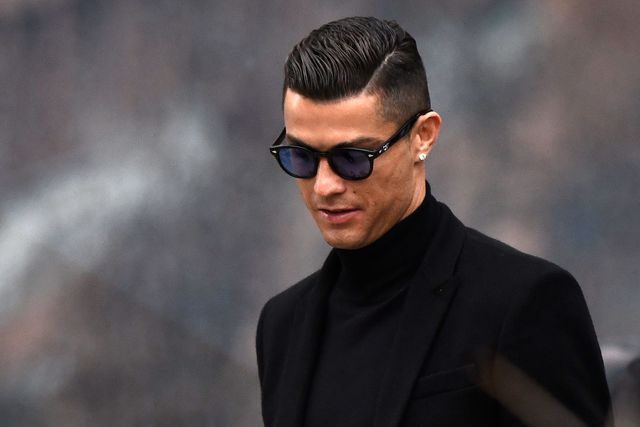 Condenan al astro Ronaldo a casi 2 años de cárcel por fraude