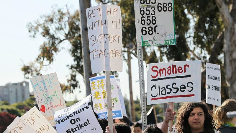 Maestros de Oakland iniciarán una huelga el próximo jueves