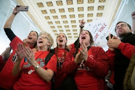 Nuevo triunfo de maestros de West Virginia: debido a su presión, continuará la prohibición del establecimiento de chárter en ese estado