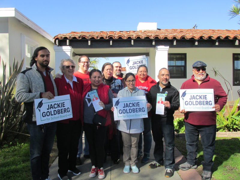 Videos: El respaldo del Sindicato de Maestros de Los Angeles a Jackie Goldberg para la titularidad del Distrito 5 del distrito escolar persuade a latinos para darle su voto el 5 de marzo
