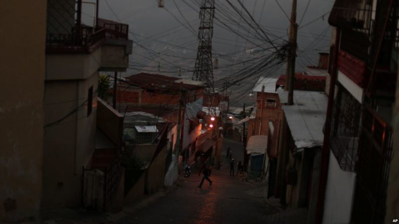 Venezuela: Tercer día sin luz, clases ni jornada laboral