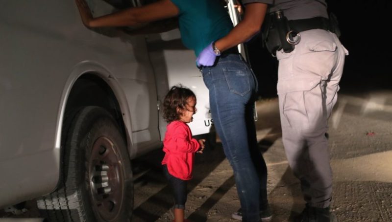 La imagen de Yana, la niña hondureña que lloraba en la frontera de EU, al ser arrestada junto con su madre, gana el World Press Photo 2019