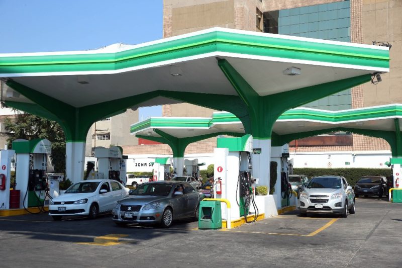 Instruye AMLO a SHCP dialogar con concesionarios de gasolineras para que tengan precios justos