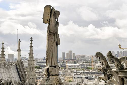 Cortocircuito, probable causa del incendio en Notre Dame