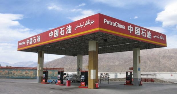 En un año creció en 50% la venta de gasolina china en México; este mes, 900 miil barriles