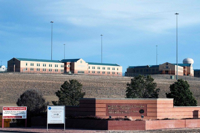 Videos: Trasladan a “El Chapo” a prisión de máxima seguridad en Colorado