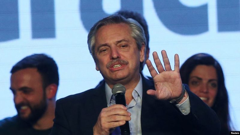 Fernández promete alinearse a México y Uruguay sobre Venezuela, de ganar las elecciones