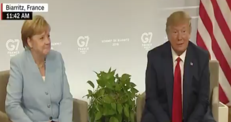 Video: Trump dice que lleva a Alemania en la sangre… y Merkel se burla de él frente a las cámaras