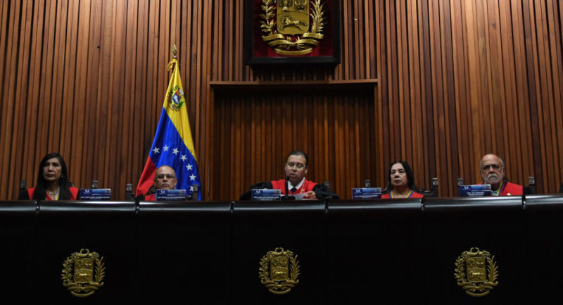 El Tribunal Supremo venezolano ordena enjuiciar a tres diputados por traición a la patria