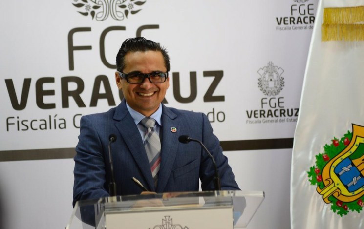 Liberan orden de aprehensión contra ex fiscal de Veracruz, Jorge Winckler