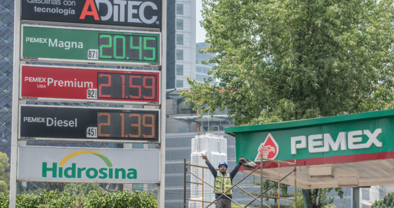 No subirán precios de las gasolinas aunque el crudo se dispare por ataque a Arabia Saudita, destaca AMLO