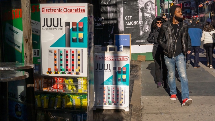 California ya investiga criminalmente al principal fabricante de cigarrillos electrónicos