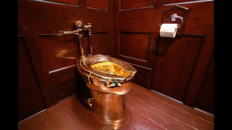 Video: Inodoro de oro macizo valorado en más de un millón de dólares es robado de la casa donde nació Winston Churchill
