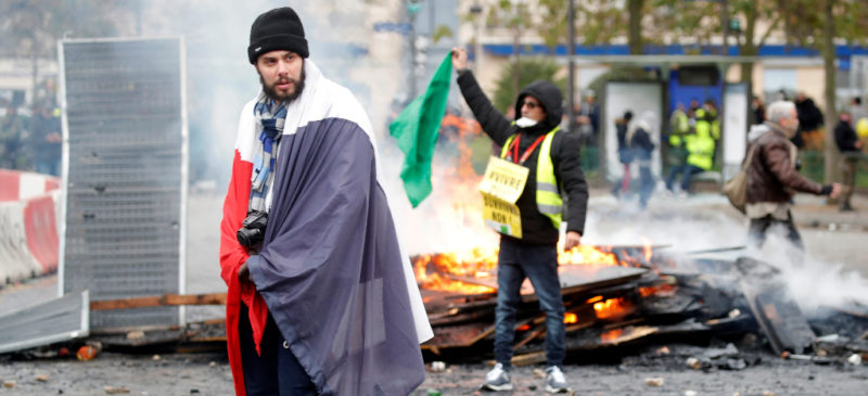 “Chalecos amarillos”, un año ininterrumpido de protesta en Francia