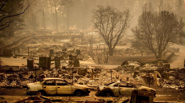 Tres millones 700 mil toneladas de escombros dejó el incendio Camp, el más letal de California