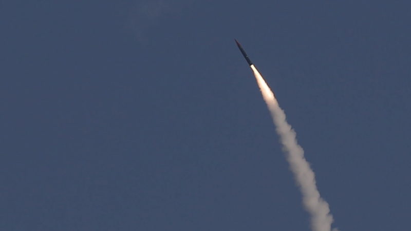 Israel prueba un proyectil no identificado y Zarif afirma que es un misil con capacidad nuclear dirigido contra Irán