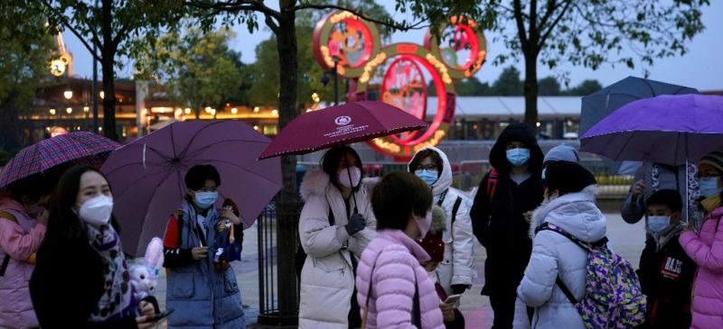 Por coronavirus, cierran parte de Gran Muralla y Shanghai Disney Resor