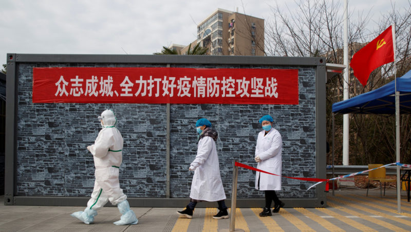 Video:  China admite “insuficiencias” en combate a coronavirus, ya suman 425 muertos