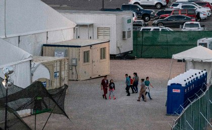 Tras alud de críticas por “deportar contagiados”, EU revisará a migrantes antes de deportarlos