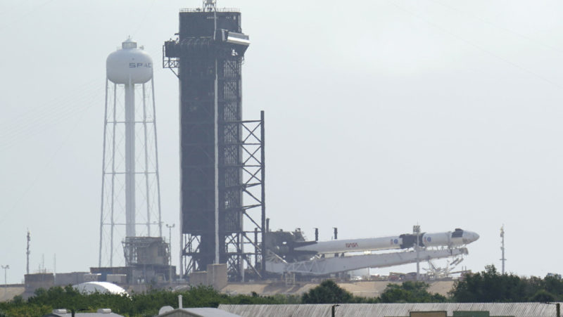 Video: SpaceX, a punto de hacer historia como la primera compañía privada que pone en órbita astronautas