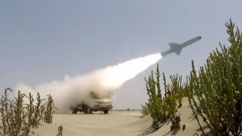 Video: Nuevos misiles de crucero iraníes alcanzan “con gran precisión” blancos a 280 km en un ejercicio en el golfo de Omán