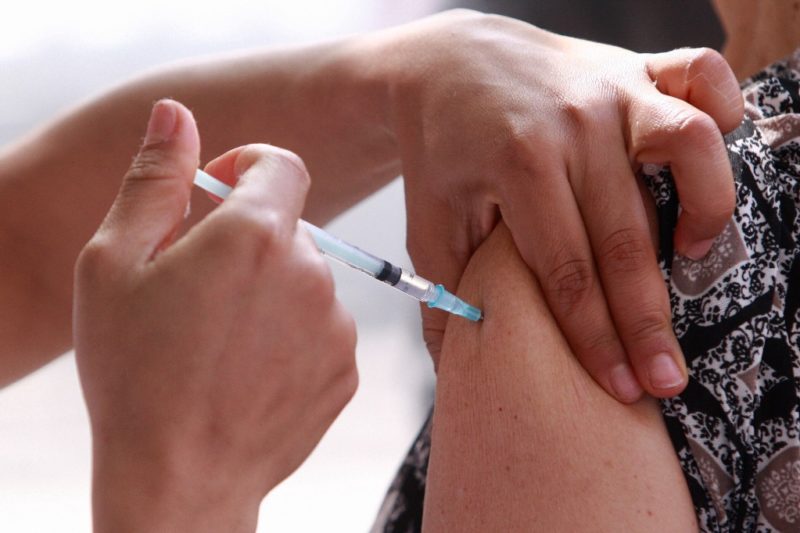 La Organización Mundial de la Salud espera los primeros millones de vacunas para fin de año