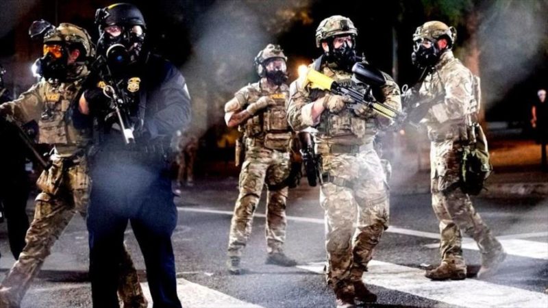Videos: Trump anuncia el aumento de oficiales federales en las comunidades de EE.UU. “plagadas de crímenes violentos”
