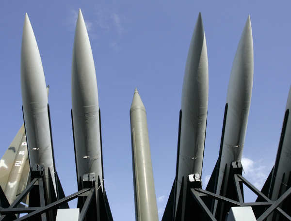 Video: EU: Corea del Norte posee hasta 60 bombas nucleares y el tercer mayor arsenal de armas químicas del mundo