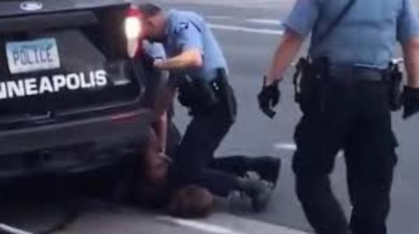 Video: Policía aporta nuevas imágenes sobre la manera que un oficial de la policía mató a George Floyd