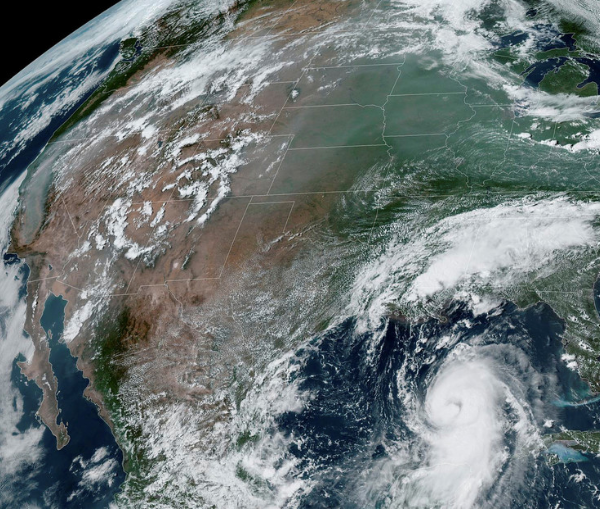 Desde el espacio, el huracán Laura, capaz de generar “daños catastróficos”; va rumbo a Texas y Luisiana