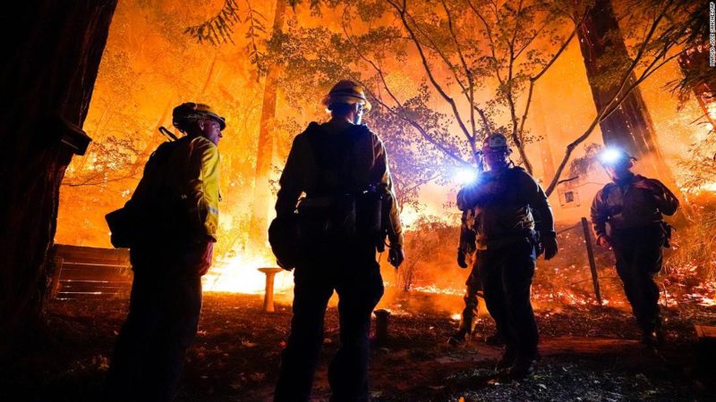 650 incendios han dejado siete personas muertas y 1.25 millones de acres destruidos