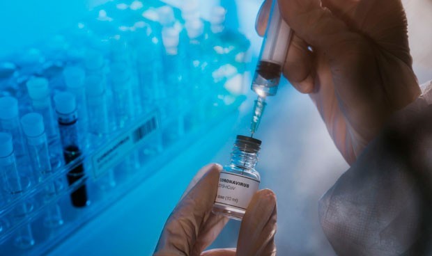 Resultados de la vacuna de Moderna en voluntarios, allanan  el camino para encontrar una cura al COVID-19