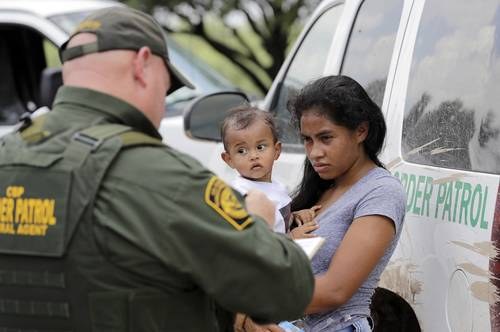 EU ha expulsado a casi 9 mil niños por la frontera con México
