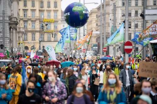 Miles de jóvenes en el mundo marchan contra el cambio climático