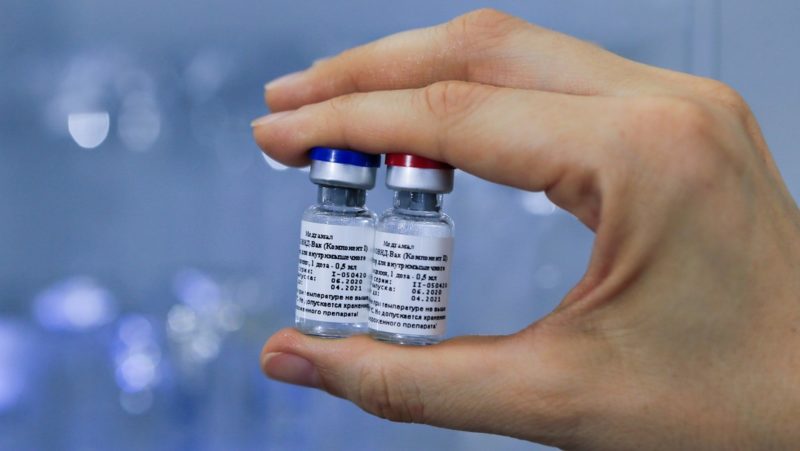 La vacuna rusa Sputnik V será entregada a clínicas la próxima semana