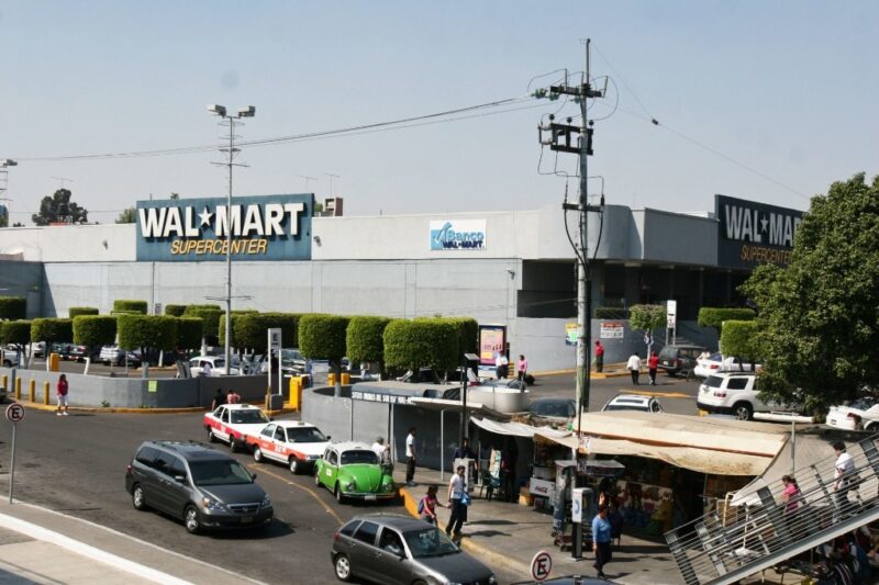 Las grandes empresas -como Femsa y Wal Mart- ya pagaron sus adeudos con el SAT, de cerca de cien mil millones de pesos: AMLO