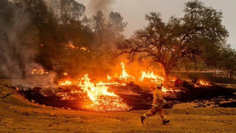 Incendios forestales en California ya superan la cifra récord de 4 millones de acres quemados
