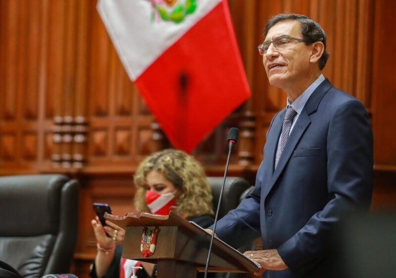 Congreso peruano destituye a presidente Vizcarra