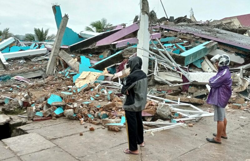 Terremoto de 6.2 grados en Indonesia