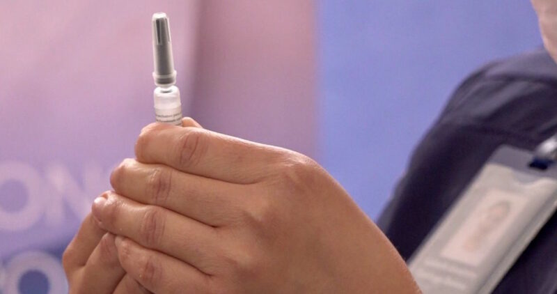 video: La Cofepris autoriza la vacunas de AstraZeneca. México adquirió 77 millones de dosis y pronto iniciará su producción en el país: Ebrard