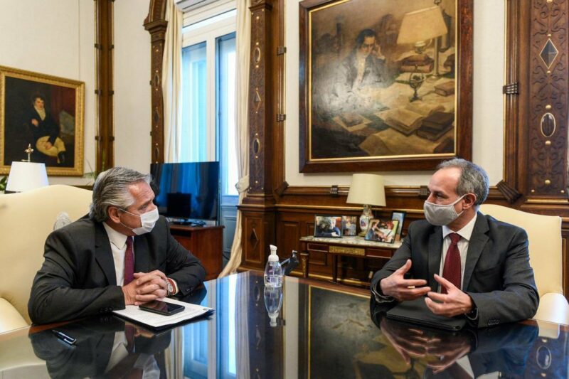 López-Gatell se reúne en Argentina con el presidente Alberto Fernández para hablar sobre la vacuna rusa Sputnik V, que distribuye ese país y que es alternativa para México