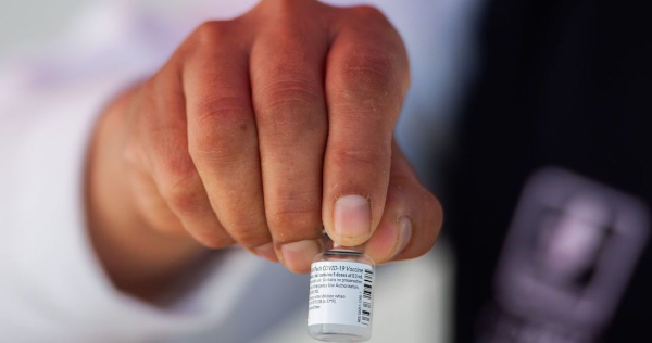 Europa ya aplicó el cerco a Pfizer y las vacunas de México llegarán más tarde, hasta el 15 de febrero